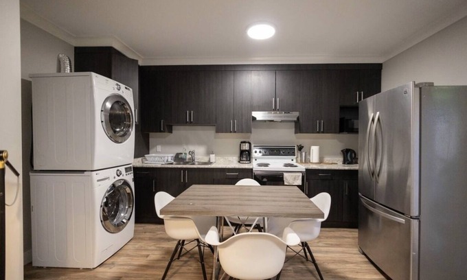 Surrey House | City Rancher