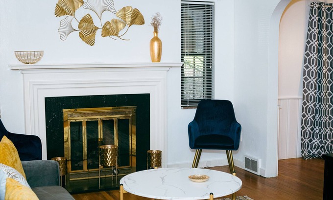 Penn Hills House | City Side Seclusion Pittsburgh