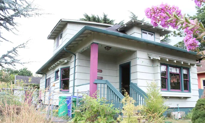 King House | Classic Bungalow in NE Portland for Extended Stay