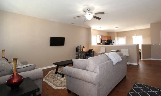 Lexington House | Classic Country Home 3 Bed 2 Bath - Perfect extended stay