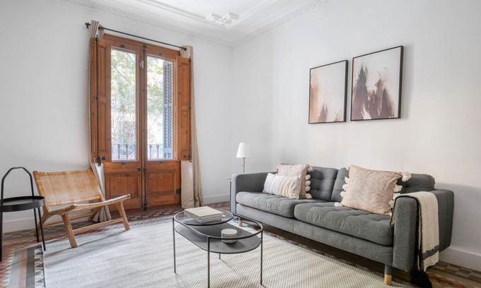 Eixample Apartment | Classic La Dreta de l'Eixample 2BR Furnished Apartment, by Blueground