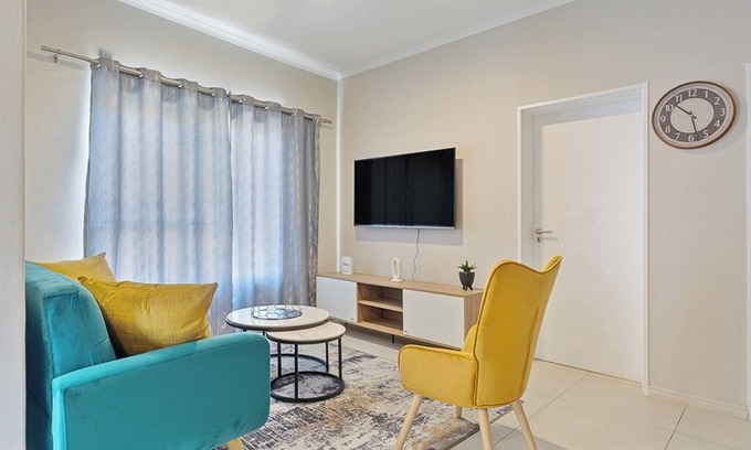 Greater Johannesburg Metropolitan Area Apartment | Classy 2bedroom Apartment at 93 New