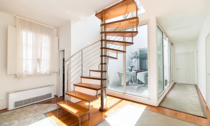 Santa Croce Apartment | Classy And Big Penthouse In Florence City Center
