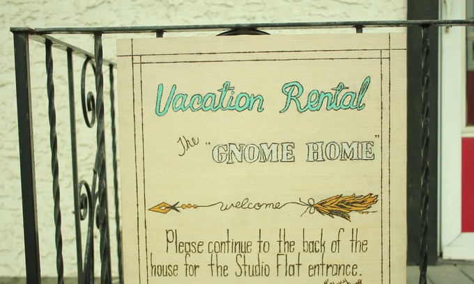 Northeast Edmonton Apartment | Classy & Cozy Studio Flat in Edmonton's NE Corner.