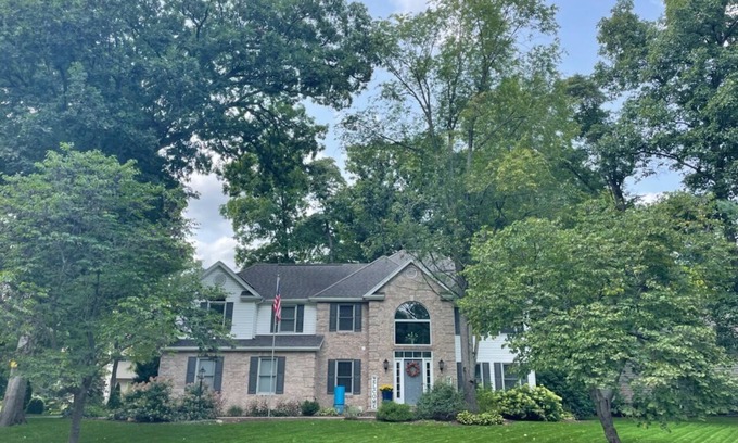 Granger House | Classy Notre Dame weekend rental with 4 bedrooms in a beautiful Granger subdivison easy access to.