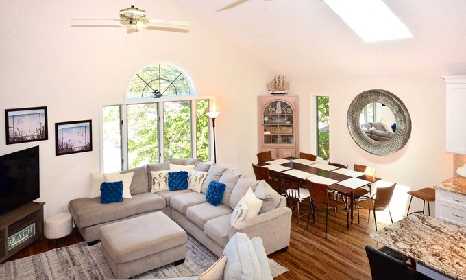 Rehoboth by the Sea House | Clean/Airy Downtown Dewey Beach 6BR Home w/Parking