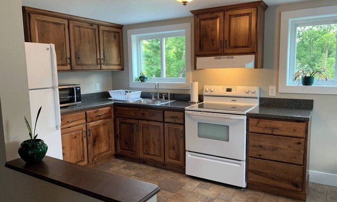 Alexandria Apartment | Clean and Cozy 1 bedroom Apartment