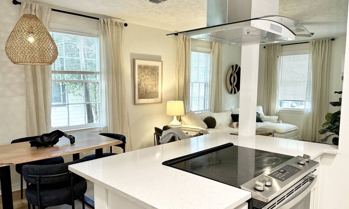 Avondale House | Clean and cozy private house in Avondale!
