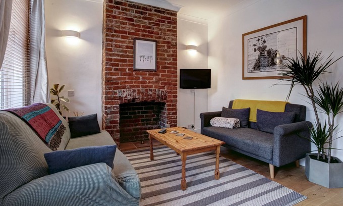 Norwich House | Clean and hygienic Trendy House w/ Free Parking