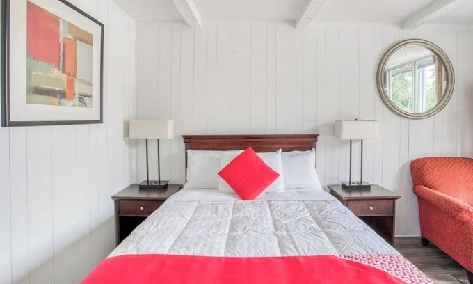 Kernersville Hotel | Clean and Practical Room Near Kernersville Lake Park – 4 Miles