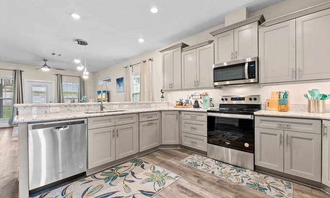 Gainesville House | Clean, cozy, safe, & serene 3BR/2.5BA ~~ NW GNV Near Tioga & HCA Florida North