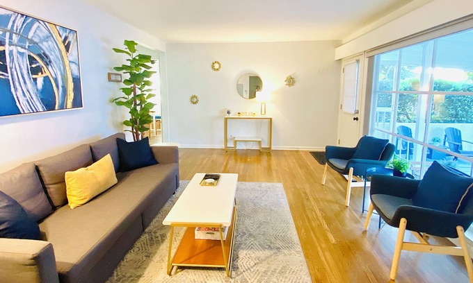 Los Altos House | Clean modern đ w Backyard âď¸AC+Parking+W&Dâď¸Central location
