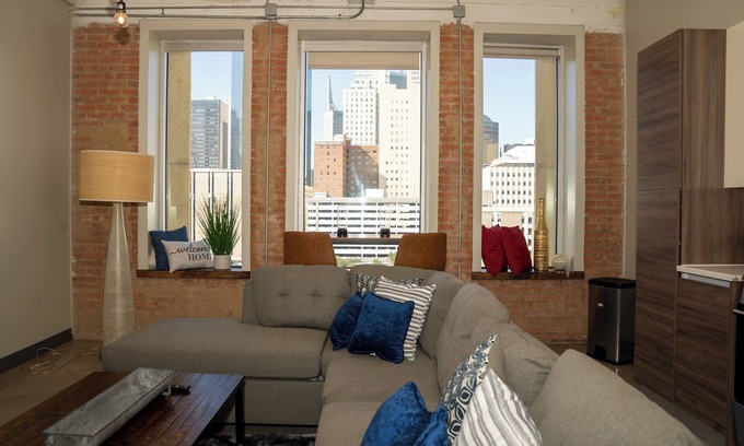 Downtown Dallas Apartment | Clean Vibez Dallas Loft Luxury Stay Skyline Views Business & Leisure