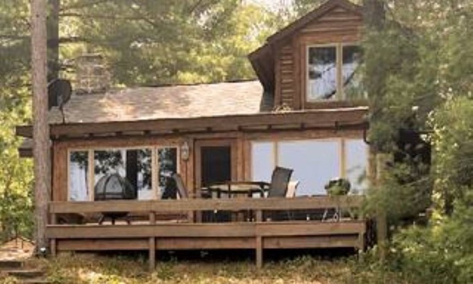 West Branch Cabin | Clear Lake Resort - Cozy Northern Michigan Lake Front Cabin. Pet Friendly!