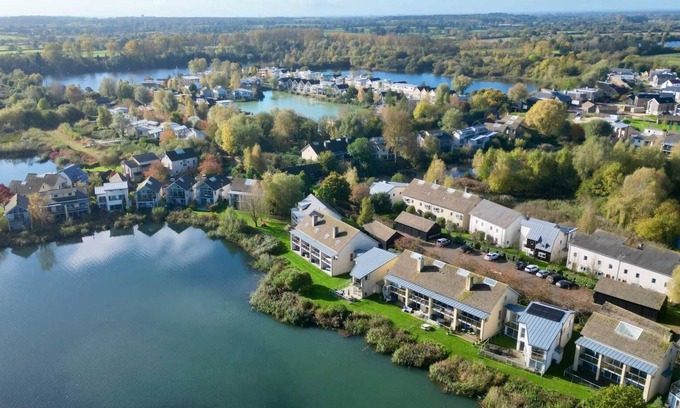 Cirencester House | Clearwater 31, The Lakehouse