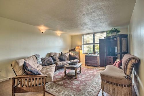 Clearwater Apartment | Clearwater Condo Retreat about 4 Mi to Beach!