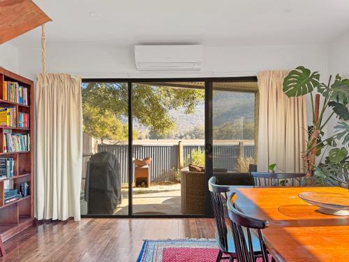 Halls Gap Apartment | Clematis Hideaway