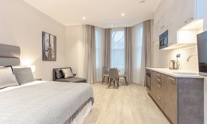 Redcliffe Apartment | Cleveland Residences Chelsea