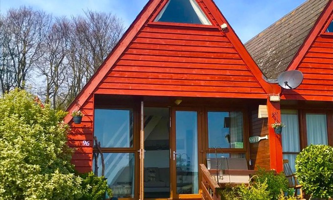 Martin Apartment | Clifftop Chalet With Pool