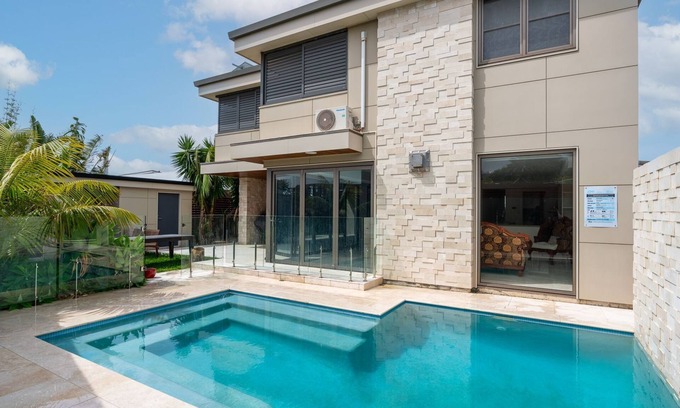 Kiama House | Clifftop Luxury with Pool