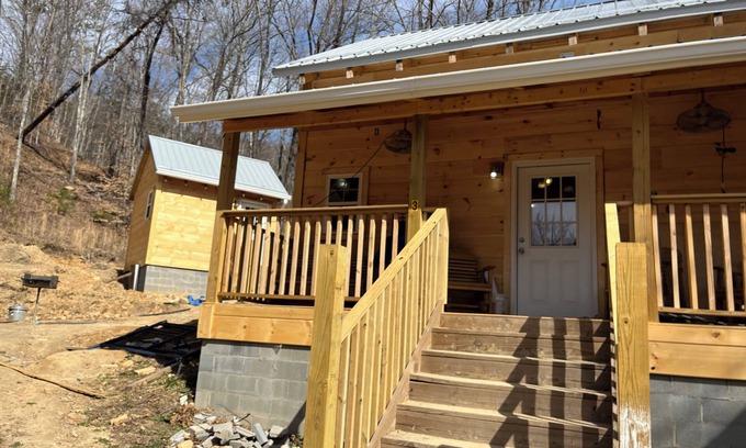 Rogersville Cabin | Clinch Mountain Reserve Cabin #3. Family-friendly cabin near Rogersville, TN.
