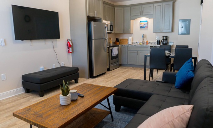 Biloxi Apartment | 🔥 CLOSE 2 WATERS ❤️ | SLEEPS 4 W/W+D +NEAR CASINOS