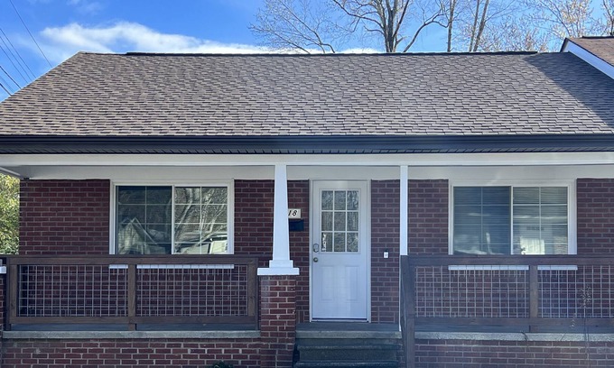 West Side Historic District Apartment | close to downtown Hendersonville