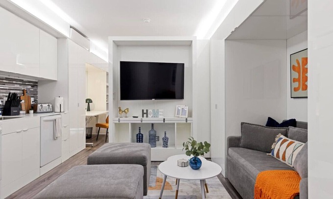 Cleveland Apartment | Close to Downtown | Near Museum | Little Italy