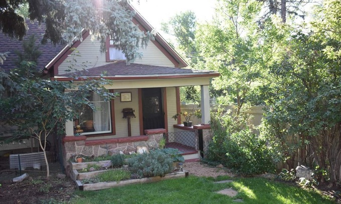 Old North End House | Close to Garden of the Gods and Mountains!