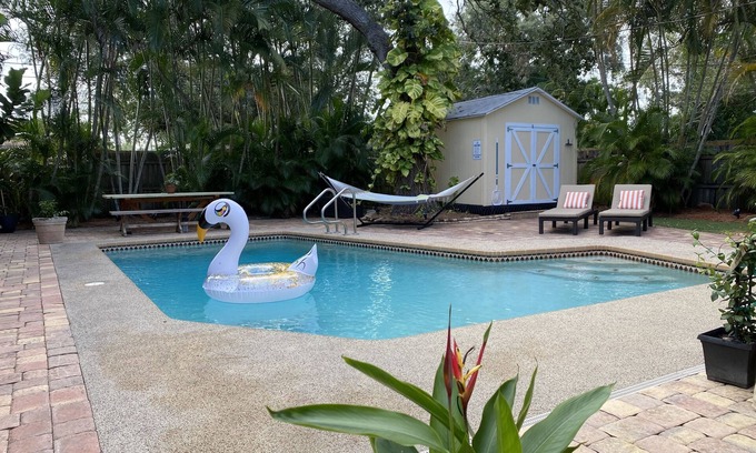 Shore Acres House | Close to it all!