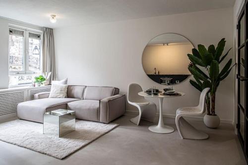 Dordrecht Apartment | Cloud Nine - romantic & design app in city center!