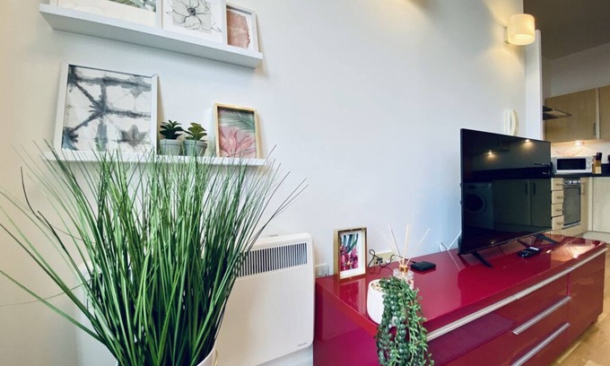 Runnymede Apartment | Cloud9 Apartment at The Charles 2