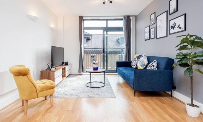 Runnymede Apartment | Cloud9stayz at The Charles 01 & 02