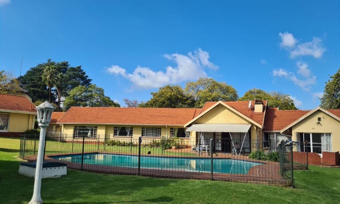 Greater Johannesburg Metropolitan Area Bed & Breakfast | Clown Guest House