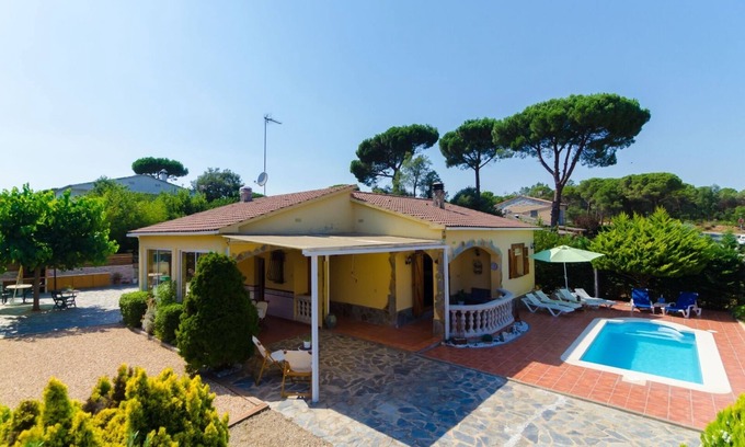 La Goba Villa | Club Villamar - Detached Holiday Villa Goliath in Lloret de Mar with Private Swimming Pool and a .
