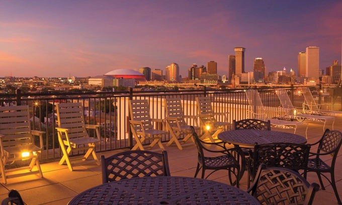 Faubourg Lafayette Resort | Club Wyndham Avenue Plaza - Charming studio unit in Garden District