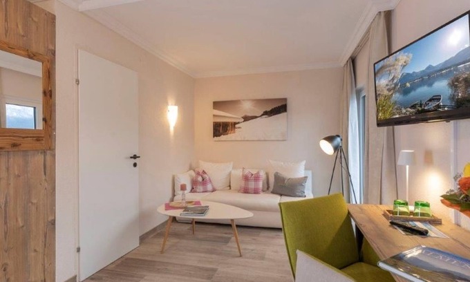 Ried Cottage | Comfort double room approx. 25m² with balcony & lake view - HOTEL garni SEEHANG & Seelounge