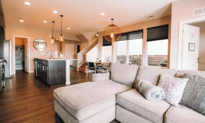 Dupont House | CO4. (House) La Casa Bonita/New/Stylish/Clean