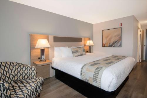 McMillan Hotel | Coast Abbotsford Hotel & Suites