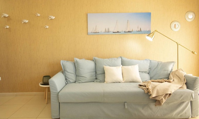 Punta del Hidalgo Apartment | Coastal apartment with terrace and pool