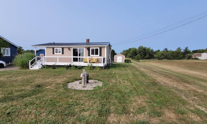 Grand-Digue Cottage | Coastal Charm in Caissie Cape Beach Community