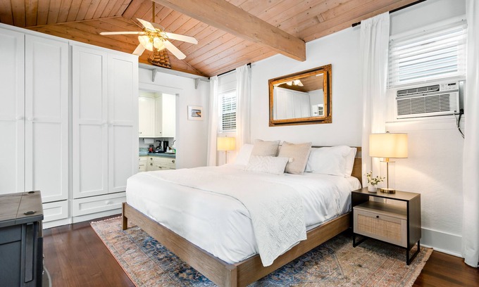 East Beach Cottage | Coastal cottage with private patio - 2 minute walk to beach