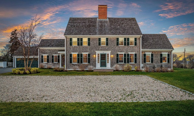 East Orleans House | Coastal Family Retreat Pool Arcade Fast Wi-FiHot Tub – 7 Bedrooms, Sleeps 16