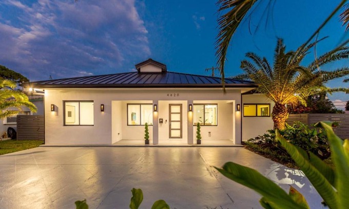 North Andrews Gardens House | Coastal Glam