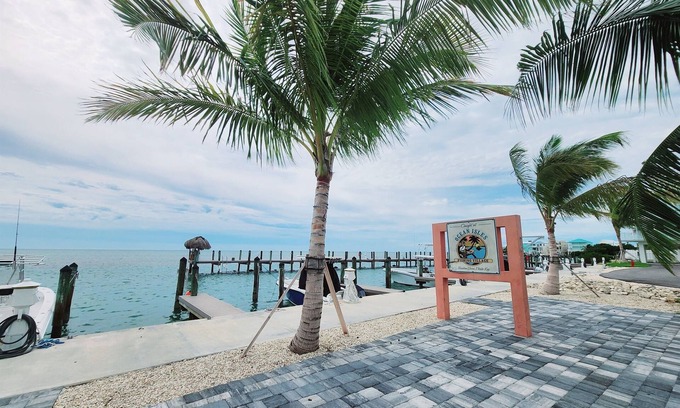 Little Venice Condo | Coastal Isle Escape- 1 bedroom condo at Ocean Isles with olypic size pool