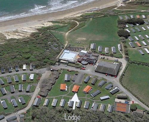 Bembridge House | Coastal Lodge Retreat Child & Pet Friendly