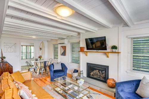 Portsmouth House | Coastal Portsmouth Home with Bay Access Near Newport