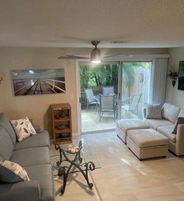 Jupiter House | Coastal Townhome in Jupiter 1 mile to beach!