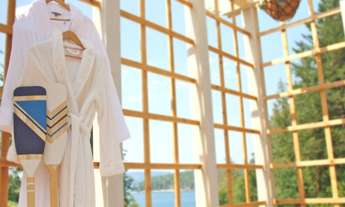 North Saanich Apartment | Coastal Wishes- Hot Tub by Moonlight, Ocean Views, Romantic Suite.