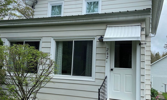 Cobleskill House | Coby Connection Home- 3-bedroom newly remodeled house with WiFi in Cobleskill